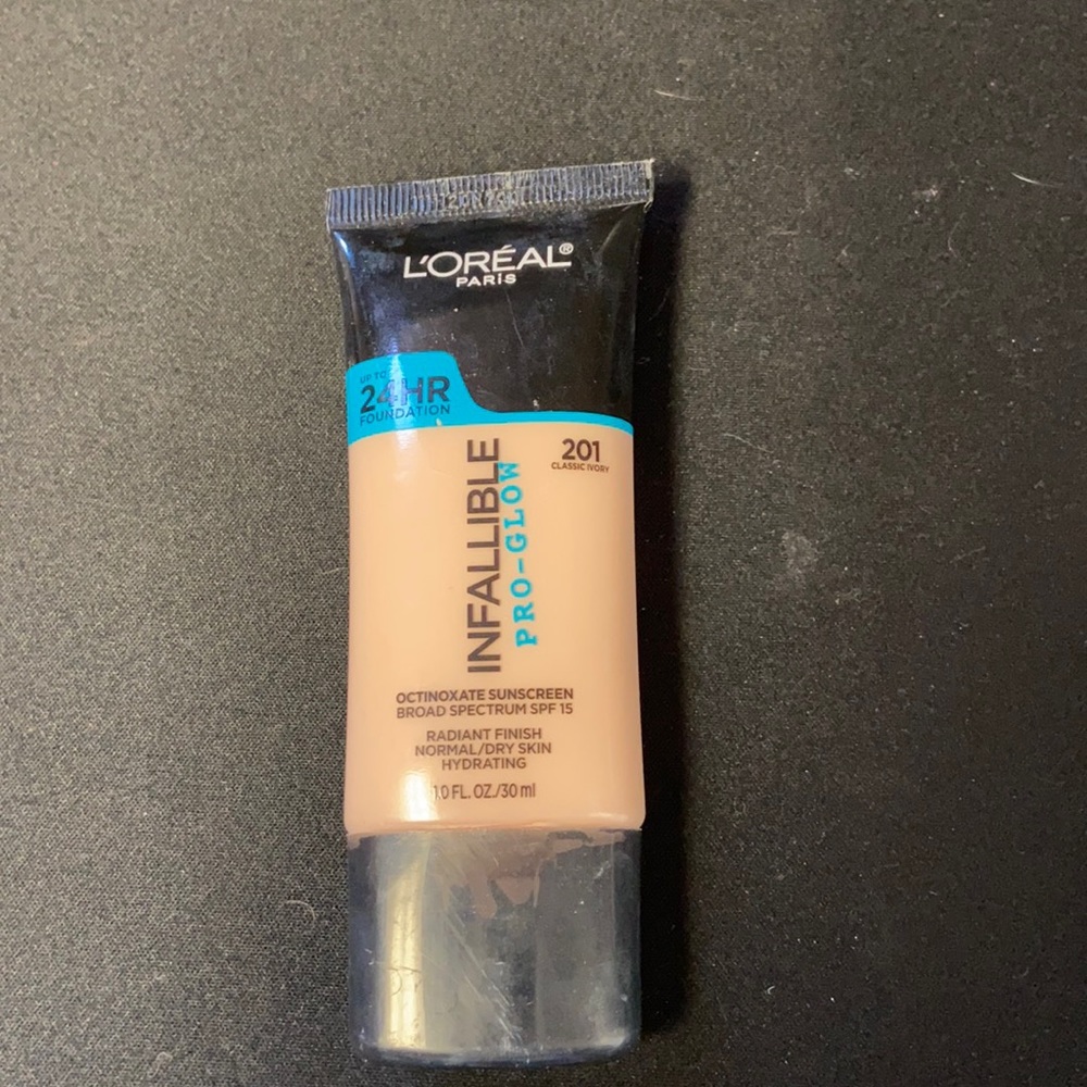 L’Oréal Infallible Pro-Glow 24hr Foundation